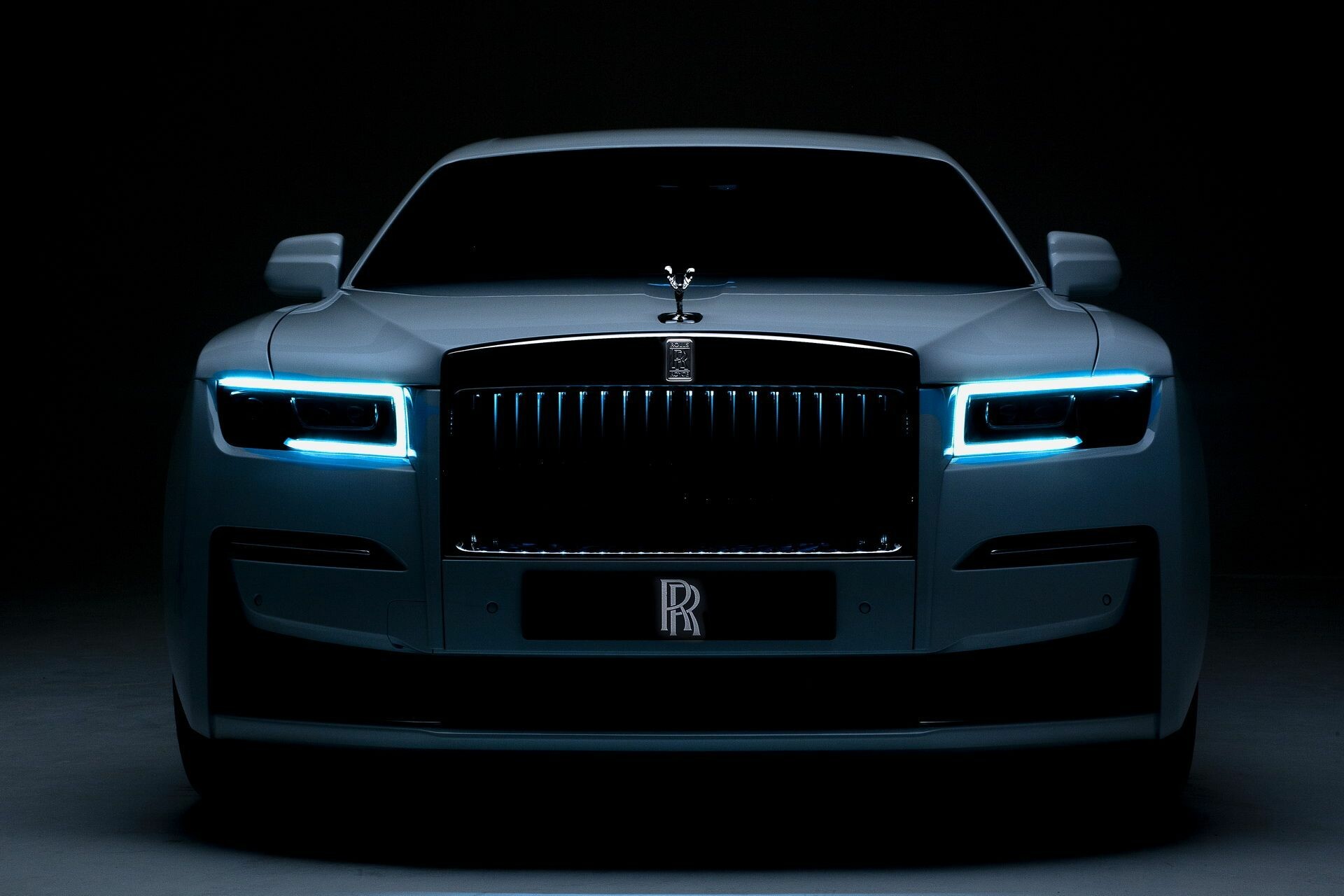uploads/686cd7697ec1b161167-1920x1280-desktop-hd-rolls-royce-wallpaper.jpg
